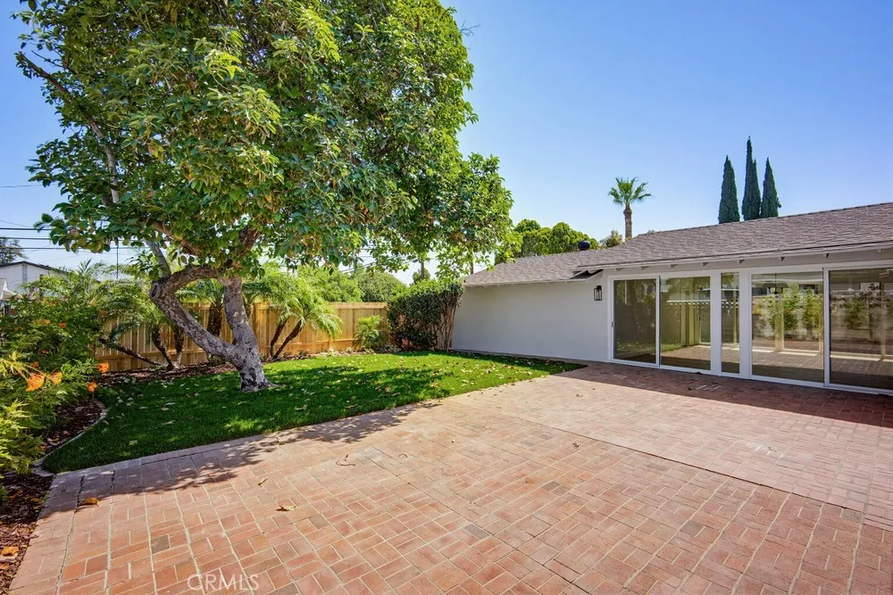 109 E Francis Street Corona, CA 92879