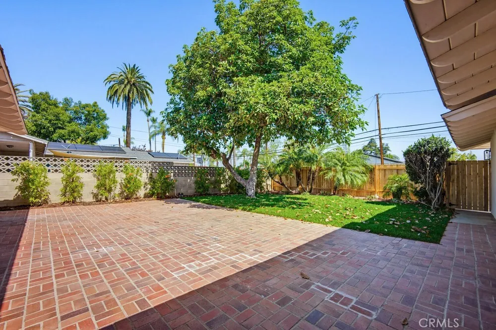 109 E Francis Street Corona, CA 92879