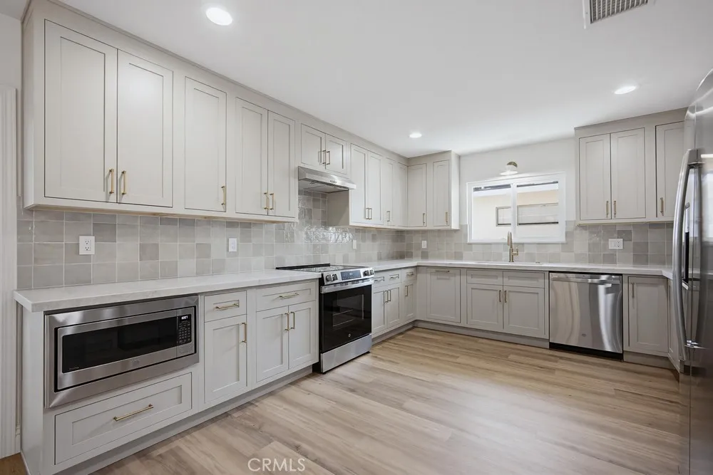 109 E Francis Street Corona, CA 92879