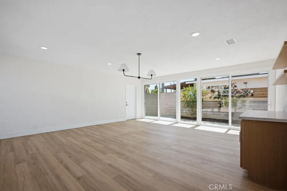 109 E Francis Street Corona, CA 92879