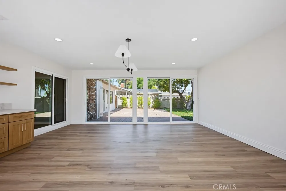 109 E Francis Street Corona, CA 92879