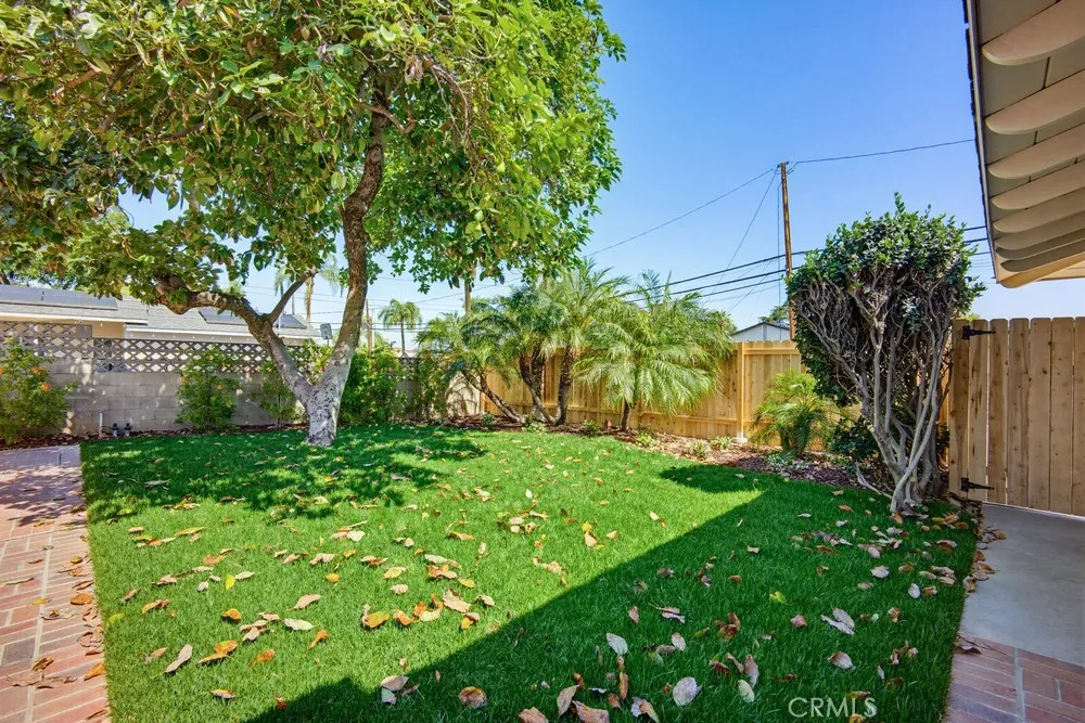109 E Francis Street Corona, CA 92879