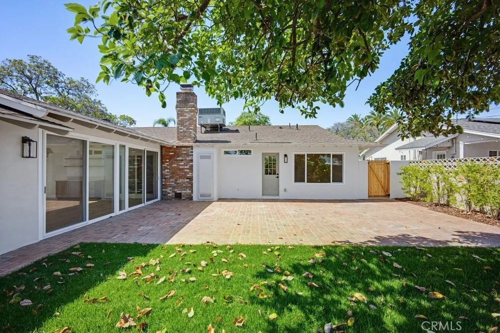 109 E Francis Street Corona, CA 92879