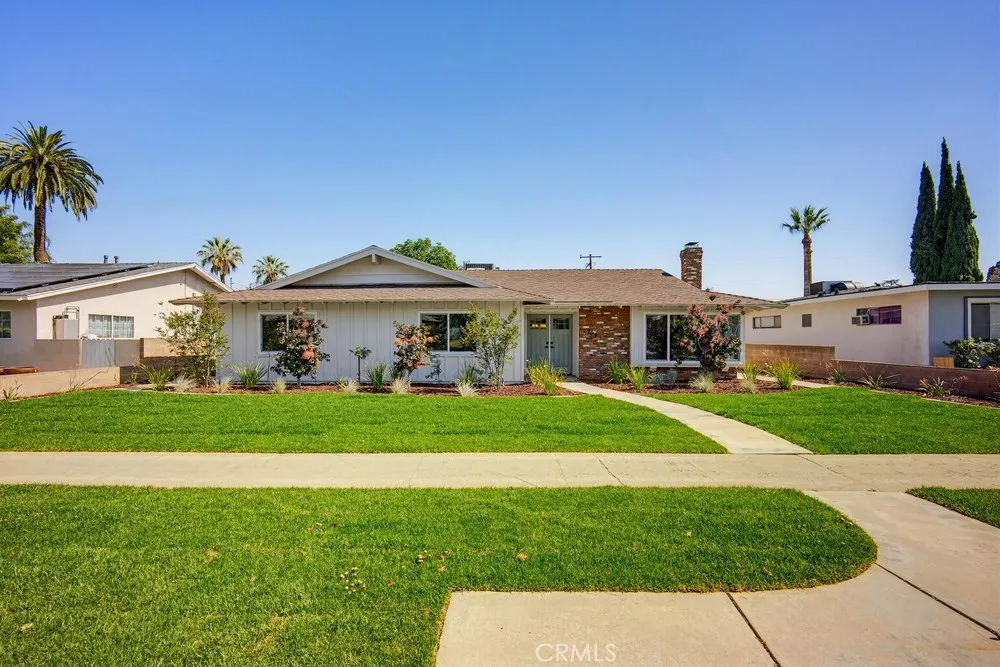 109 E Francis Street Corona, CA 92879