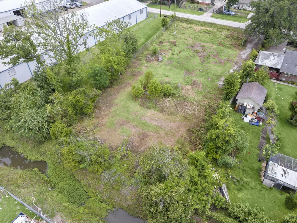 345 Delz Street Houston, TX 77018