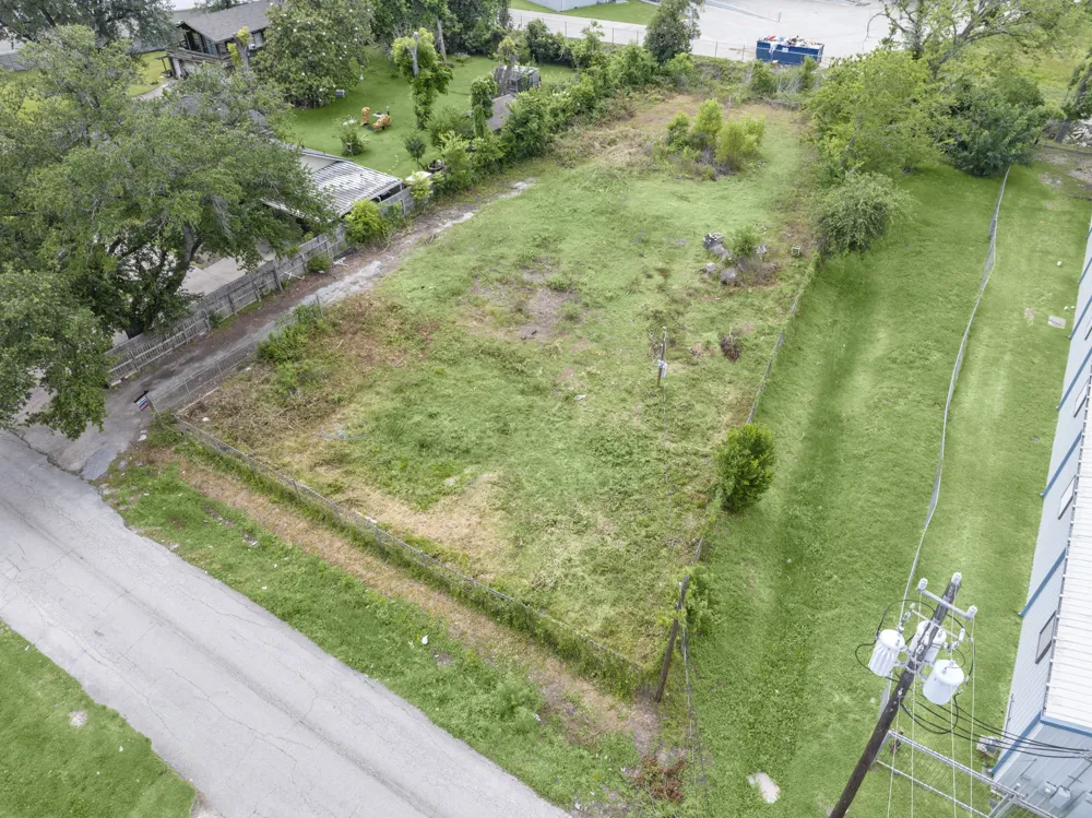 345 Delz Street Houston, TX 77018