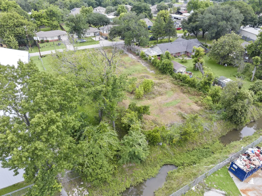 345 Delz Street Houston, TX 77018