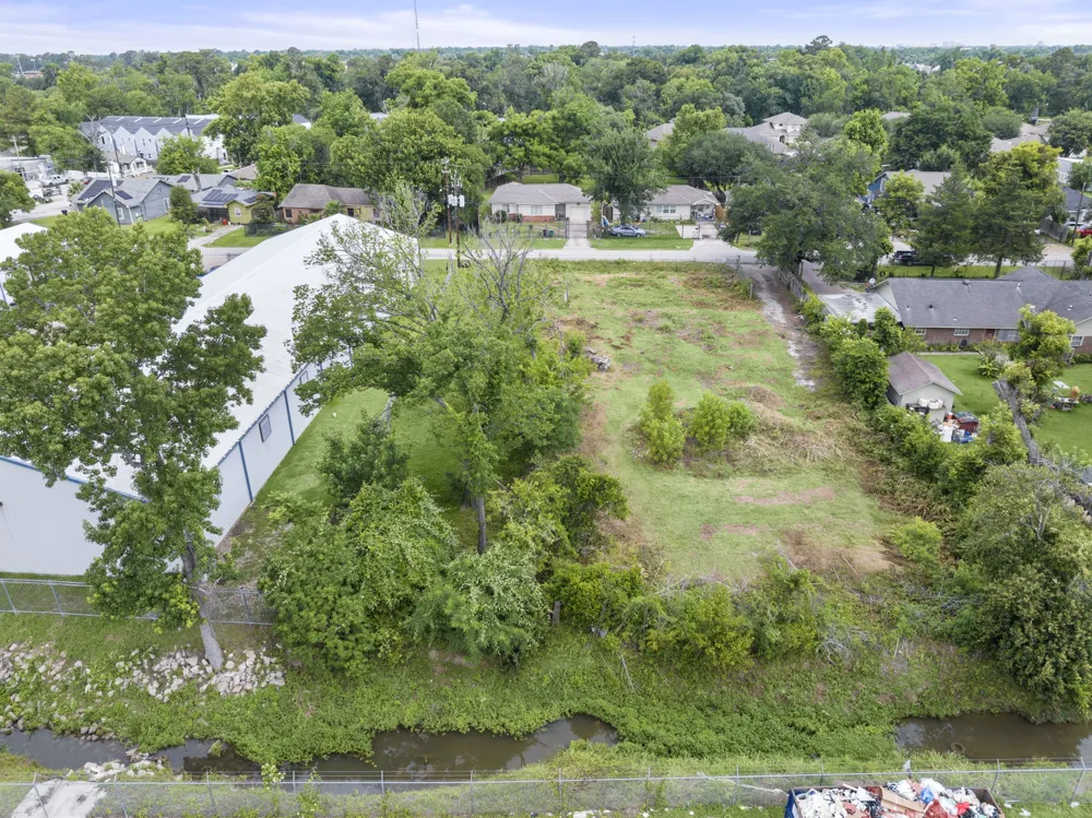 345 Delz Street Houston, TX 77018