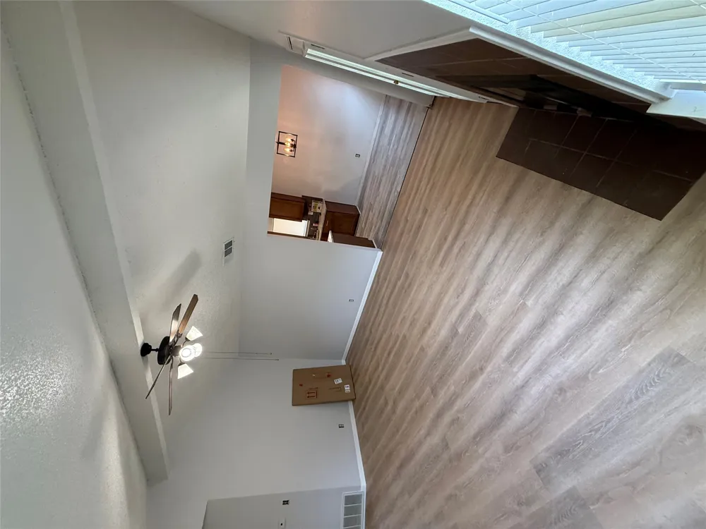 1100 E Logan Street Round Rock, TX 78664