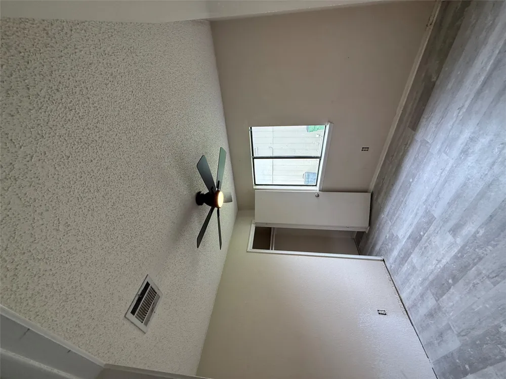 1100 E Logan Street Round Rock, TX 78664