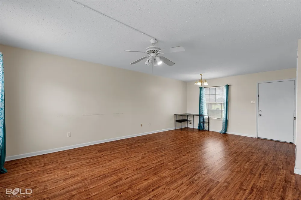 121 Carriage Square Drive Bossier City, LA 71112