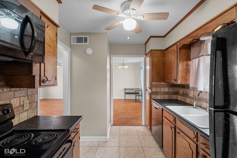 121 Carriage Square Drive Bossier City, LA 71112