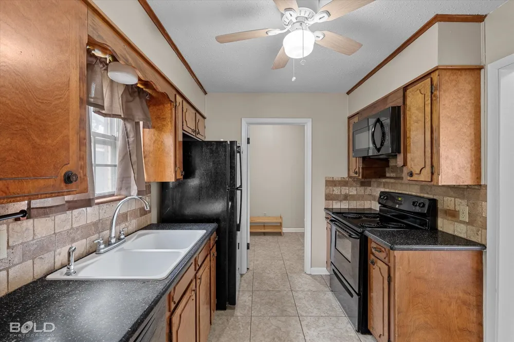 121 Carriage Square Drive Bossier City, LA 71112