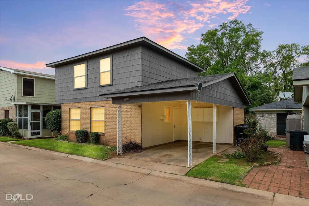 121 Carriage Square Drive Bossier City, LA 71112