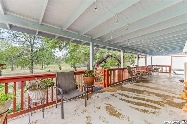 95 Nine Patch Poteet, TX 78065