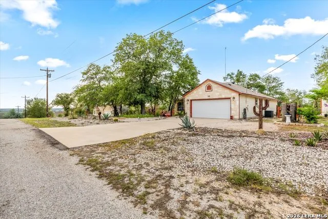 95 Nine Patch Poteet, TX 78065