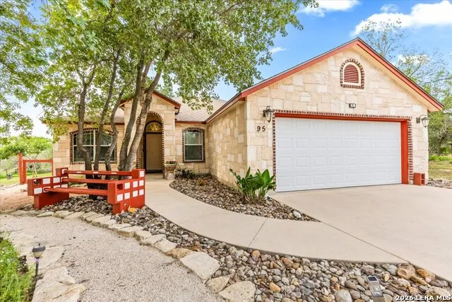 95 Nine Patch Poteet, TX 78065