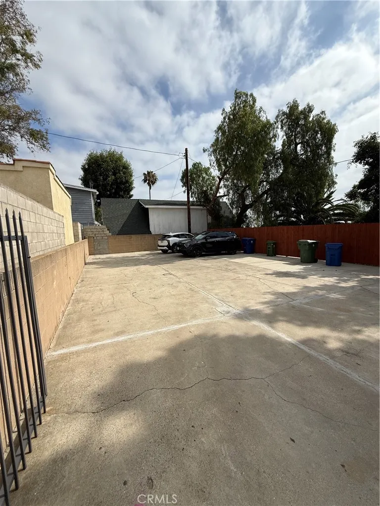 564 W Macarthur #3 San Pedro, CA 90731