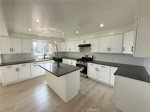 564 W Macarthur #3