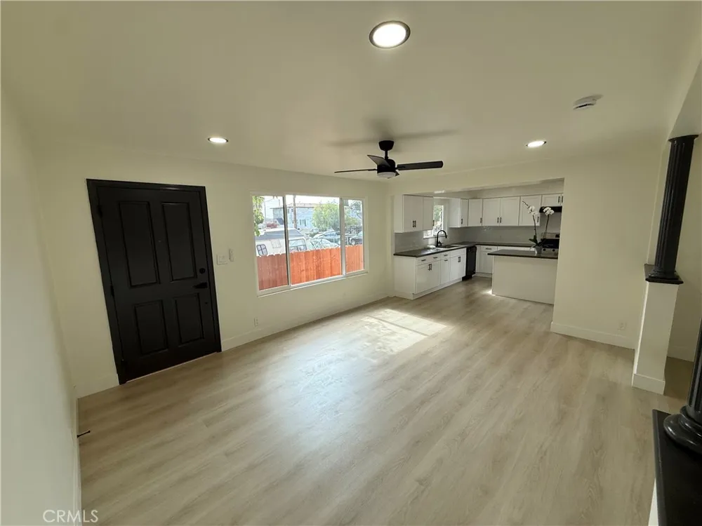 564 W Macarthur #3 San Pedro, CA 90731