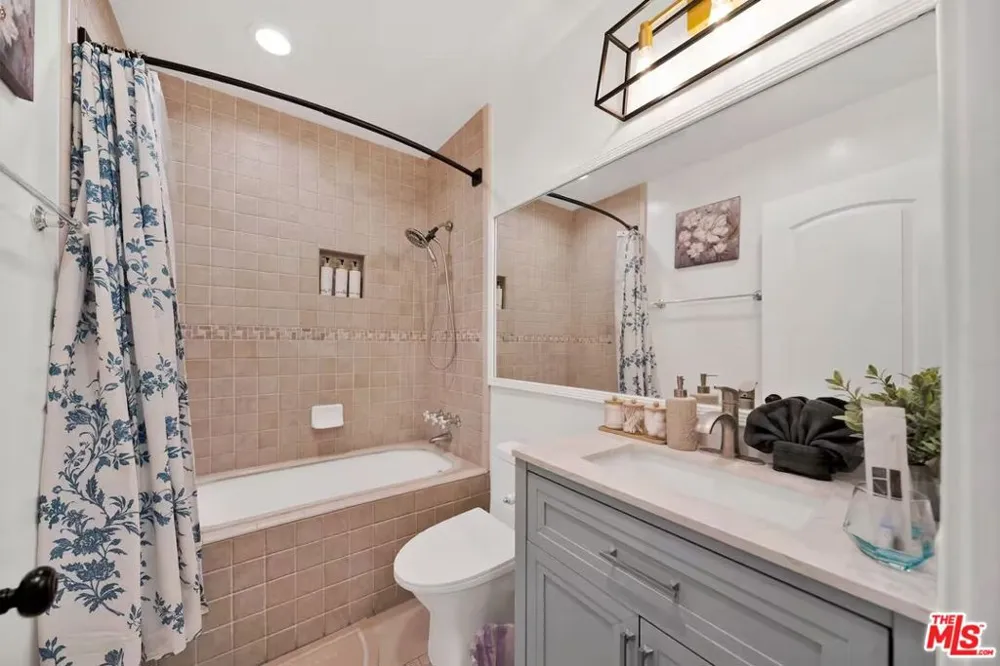 15213 Daphne Avenue Gardena, CA 90249