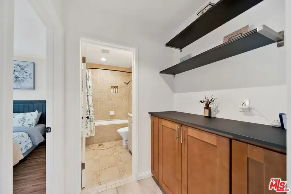 15213 Daphne Avenue Gardena, CA 90249