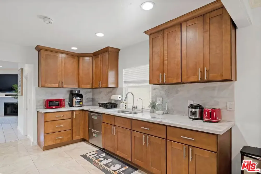 15213 Daphne Avenue Gardena, CA 90249