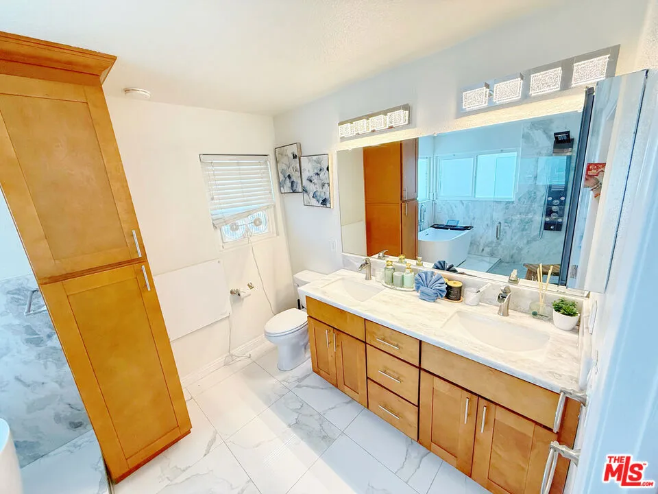 15213 Daphne Avenue Gardena, CA 90249