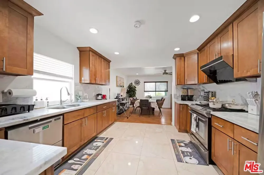 15213 Daphne Avenue Gardena, CA 90249