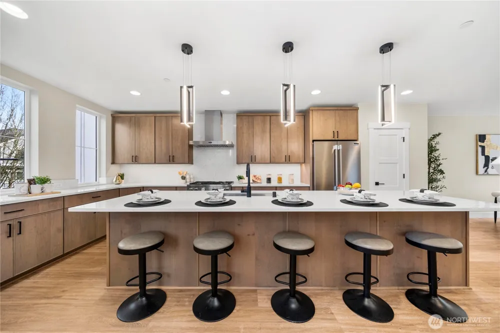 537 NW Juniper Street Issaquah, WA 98027