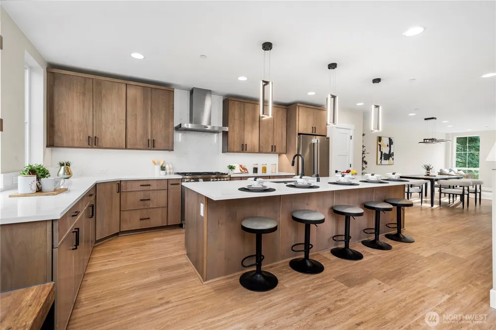 537 NW Juniper Street Issaquah, WA 98027