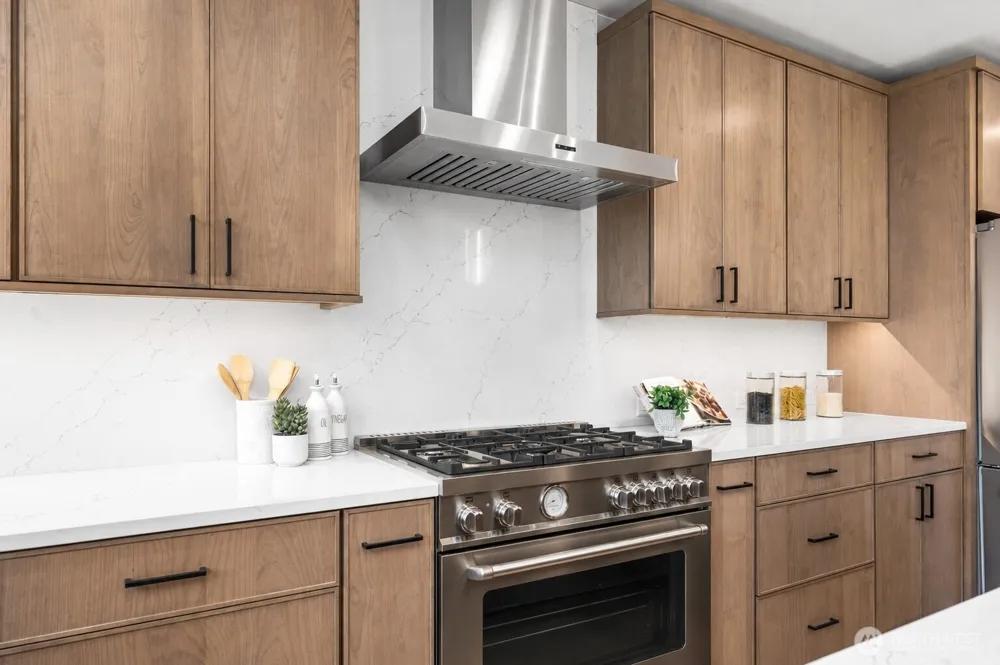 537 NW Juniper Street Issaquah, WA 98027