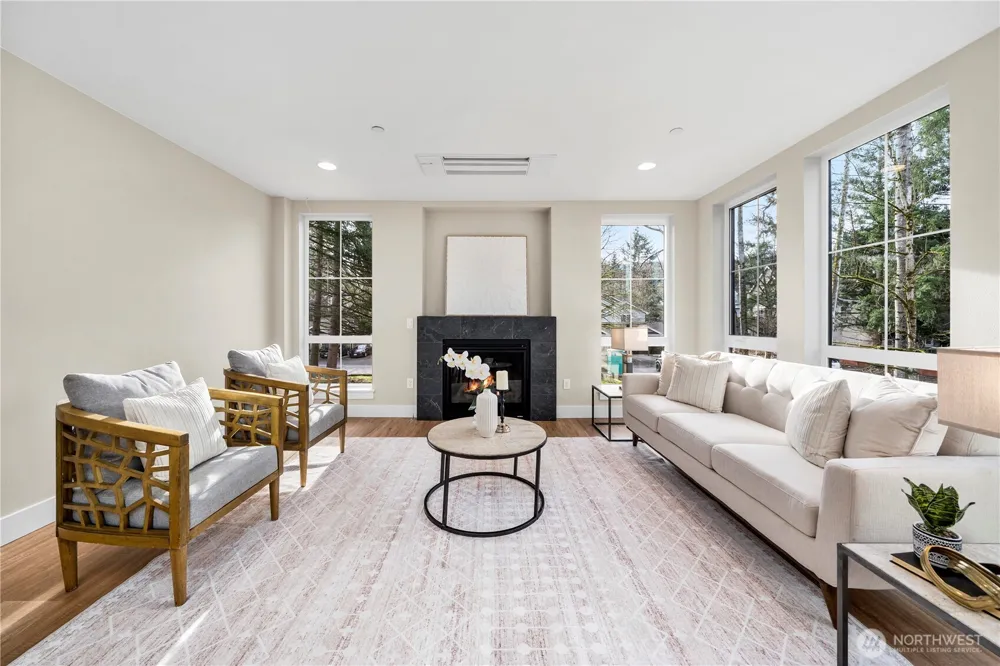 537 NW Juniper Street Issaquah, WA 98027