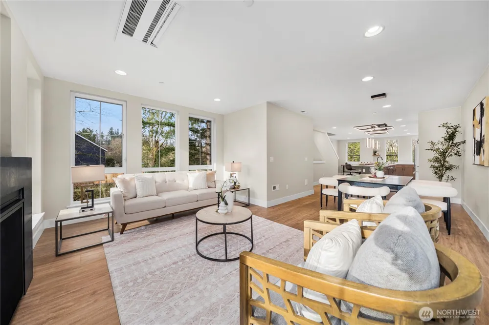 537 NW Juniper Street Issaquah, WA 98027