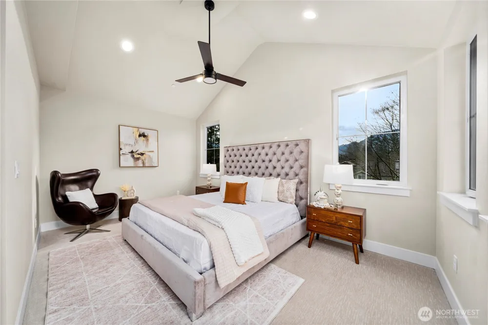 537 NW Juniper Street Issaquah, WA 98027