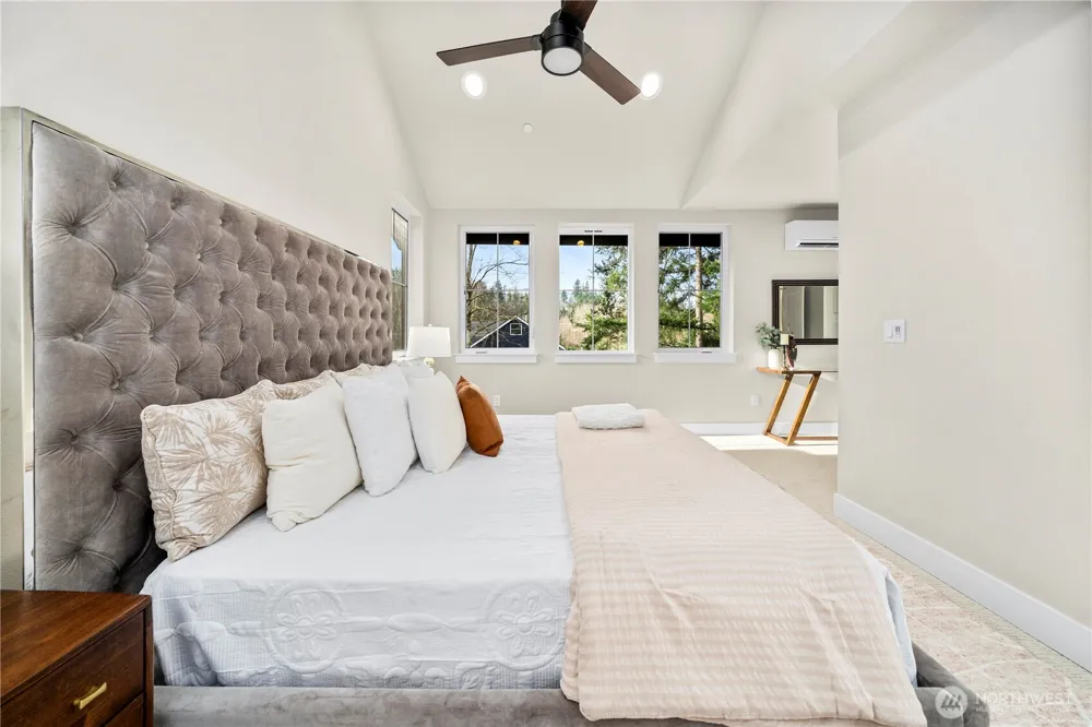 537 NW Juniper Street Issaquah, WA 98027
