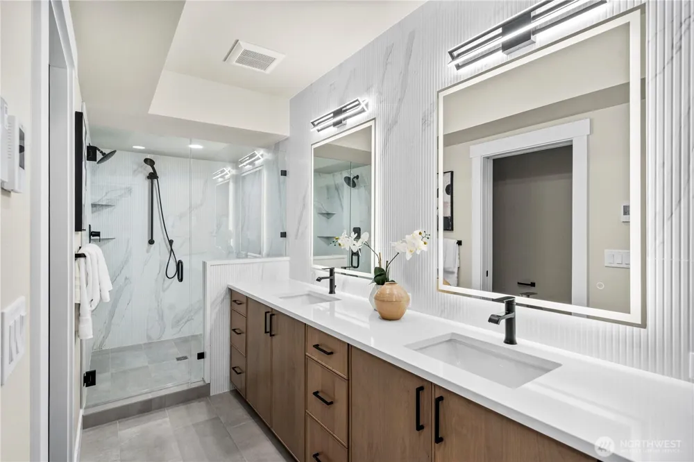 537 NW Juniper Street Issaquah, WA 98027
