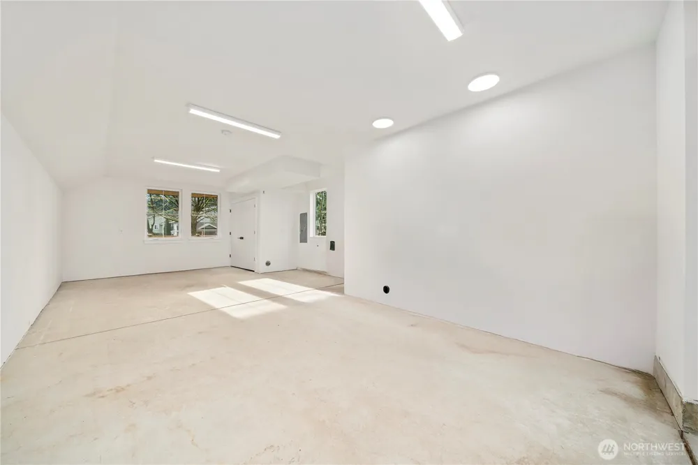 537 NW Juniper Street Issaquah, WA 98027