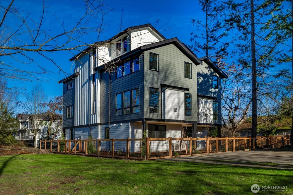 537 NW Juniper Street Issaquah, WA 98027