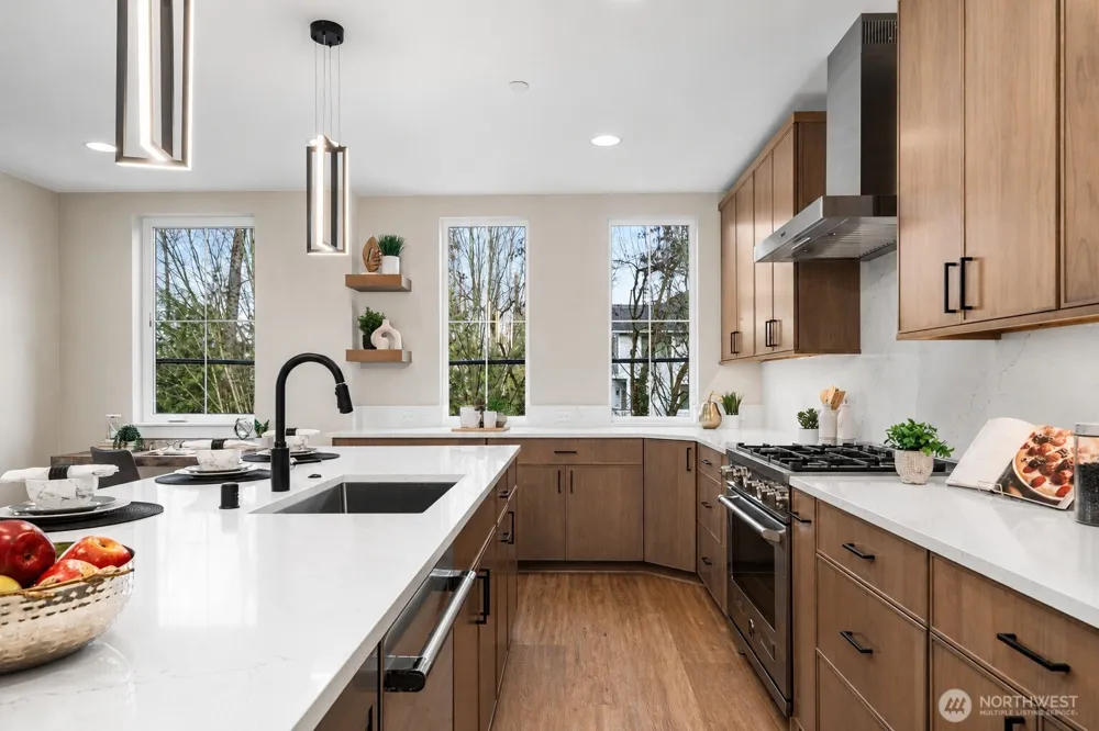 537 NW Juniper Street Issaquah, WA 98027