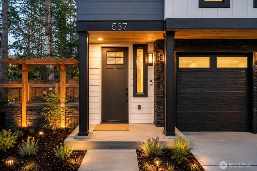 537 NW Juniper Street Issaquah, WA 98027