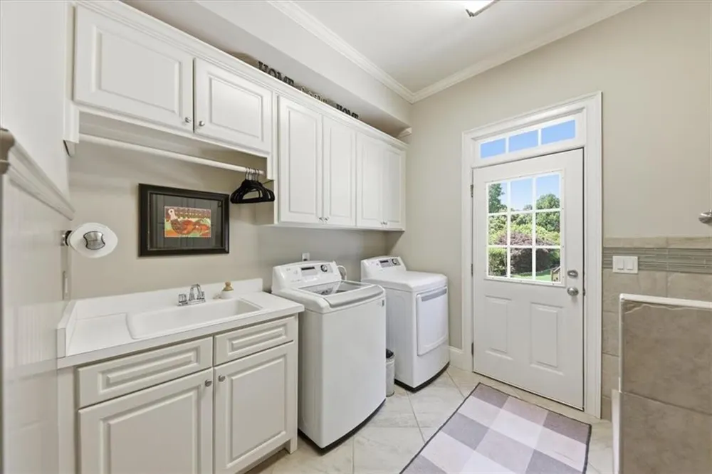 5118 Deer Creek Court Flowery Branch, GA 30542