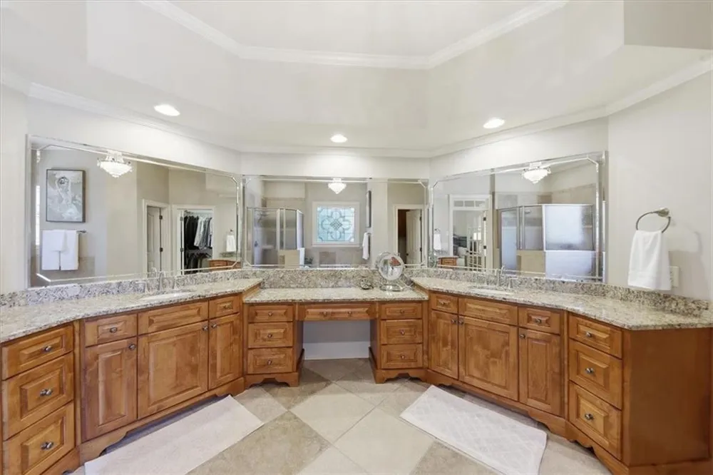 5118 Deer Creek Court Flowery Branch, GA 30542