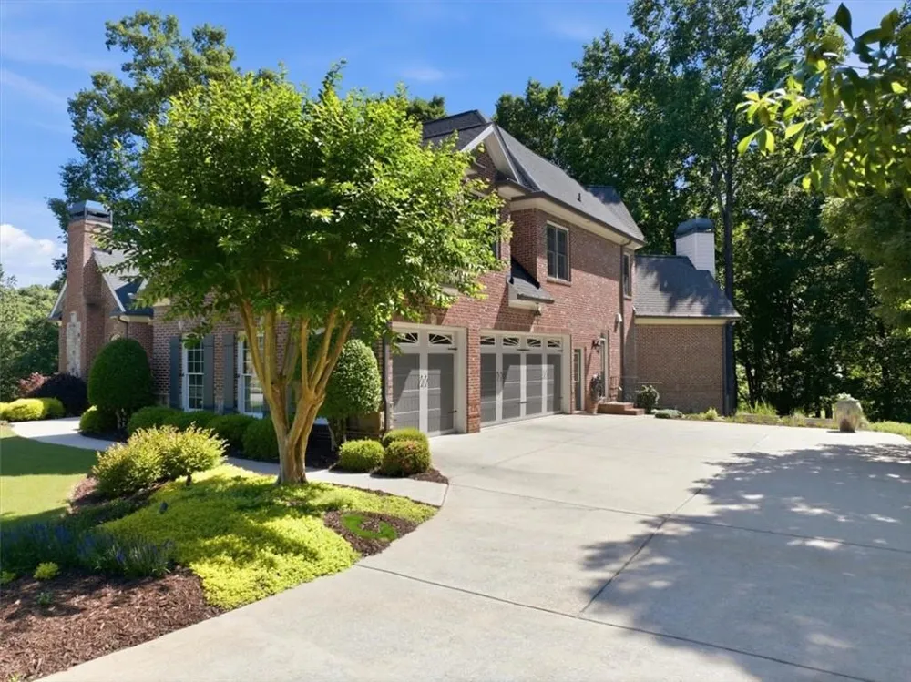 5118 Deer Creek Court Flowery Branch, GA 30542