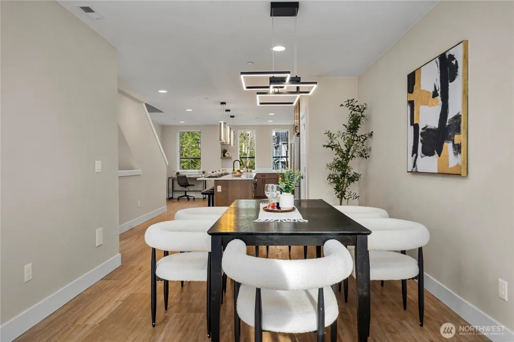 539 NW Juniper Street Issaquah, WA 98027