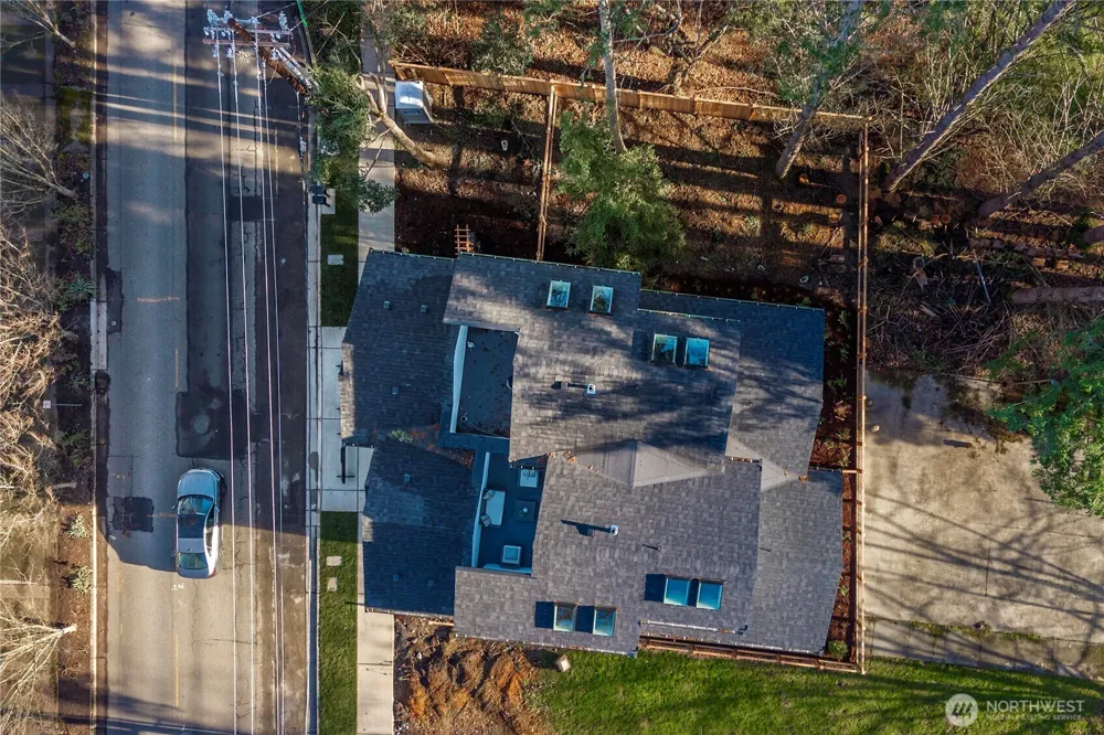 539 NW Juniper Street Issaquah, WA 98027