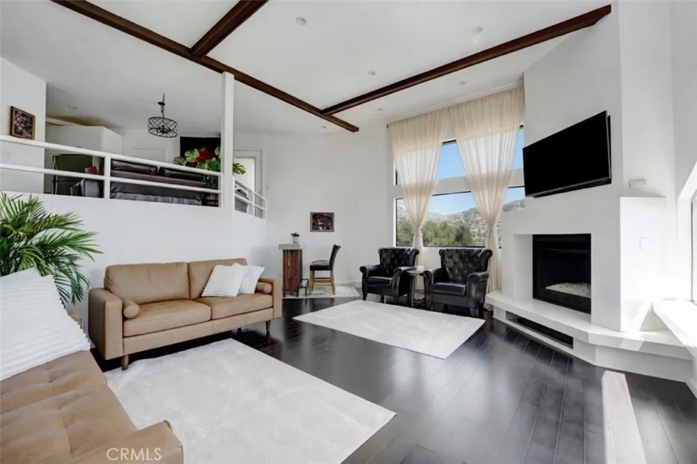 8742 Azul West Hills, CA 91304