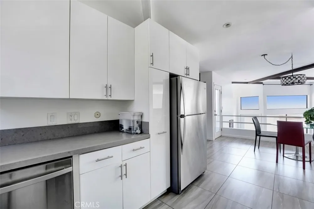 8742 Azul West Hills, CA 91304