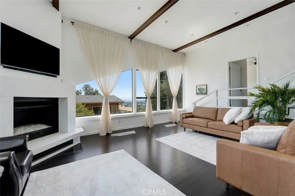 8742 Azul West Hills, CA 91304