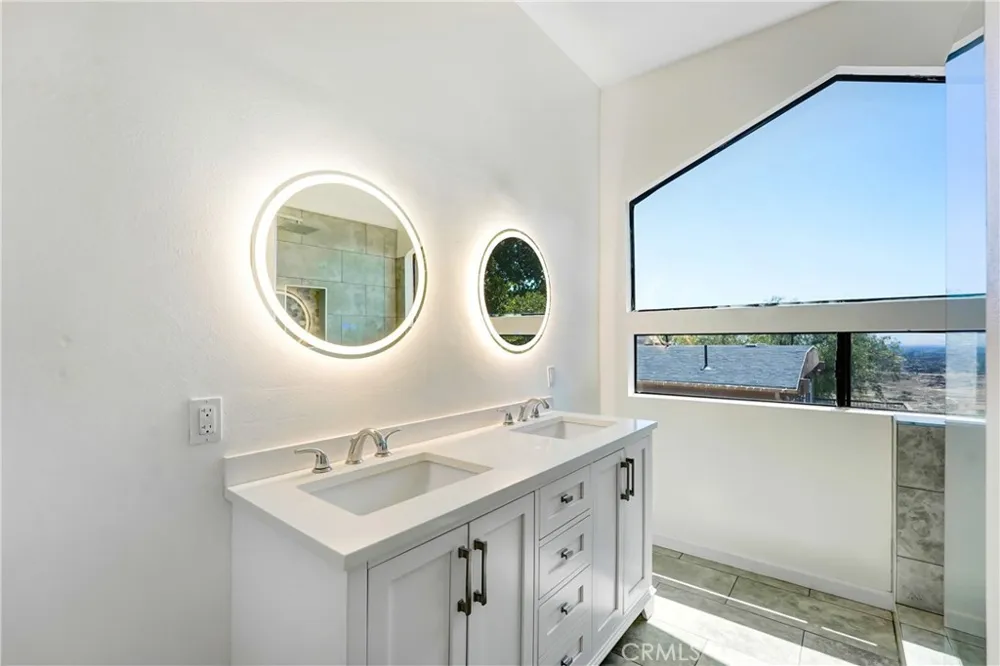 8742 Azul West Hills, CA 91304